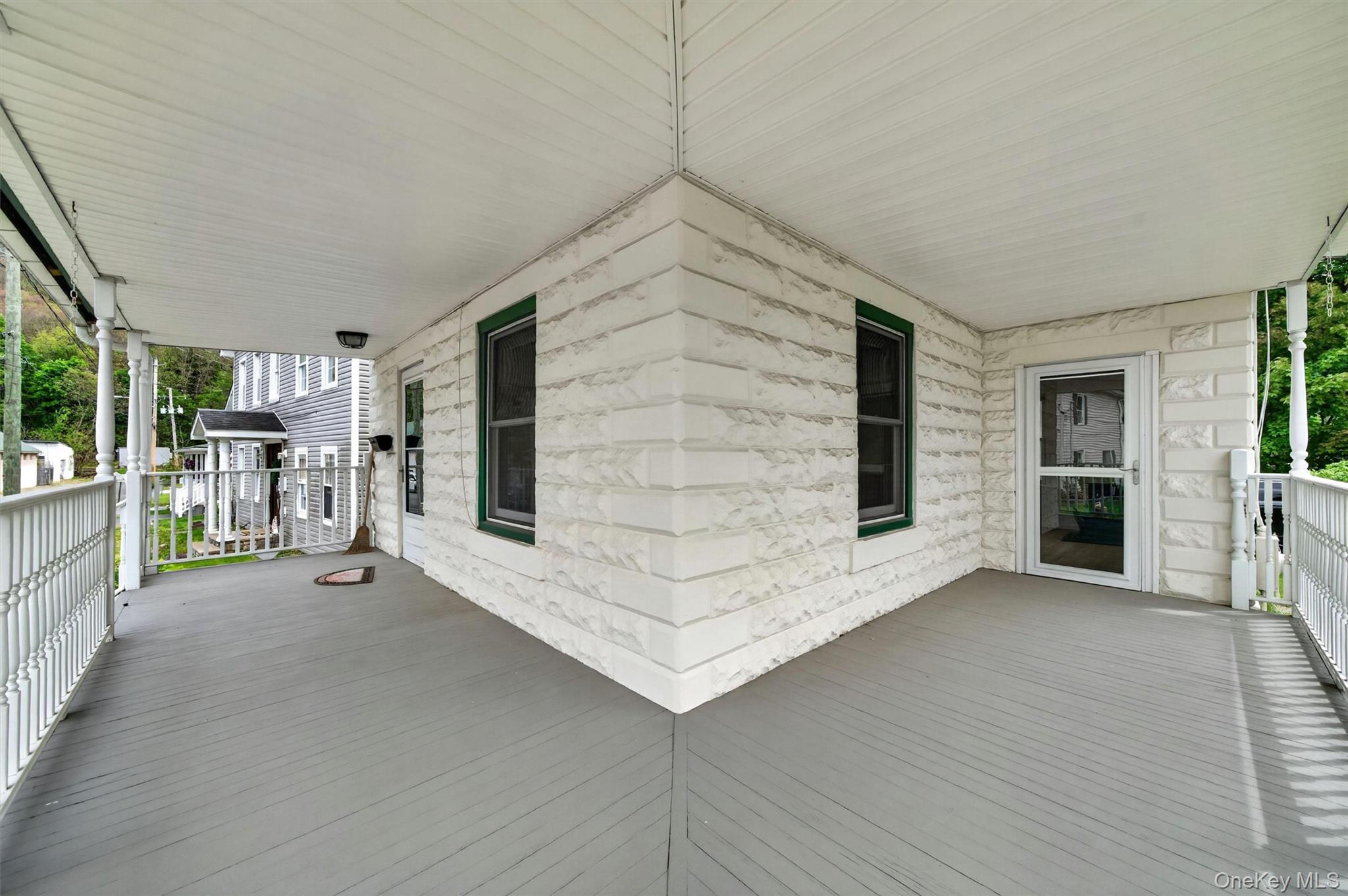 118 W Main Street Property Photo 5
