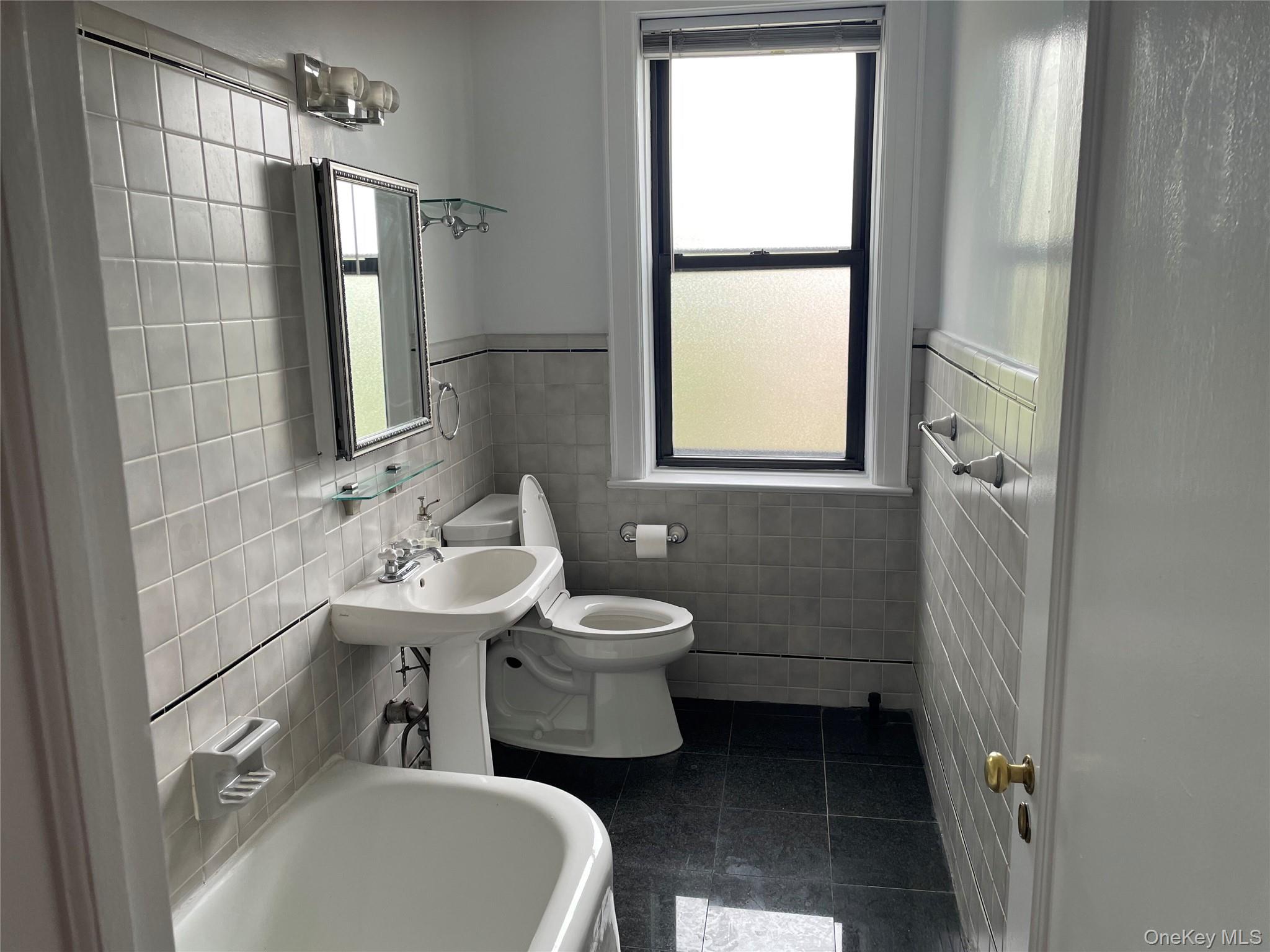 222 7th Street 3c Property Photo 14