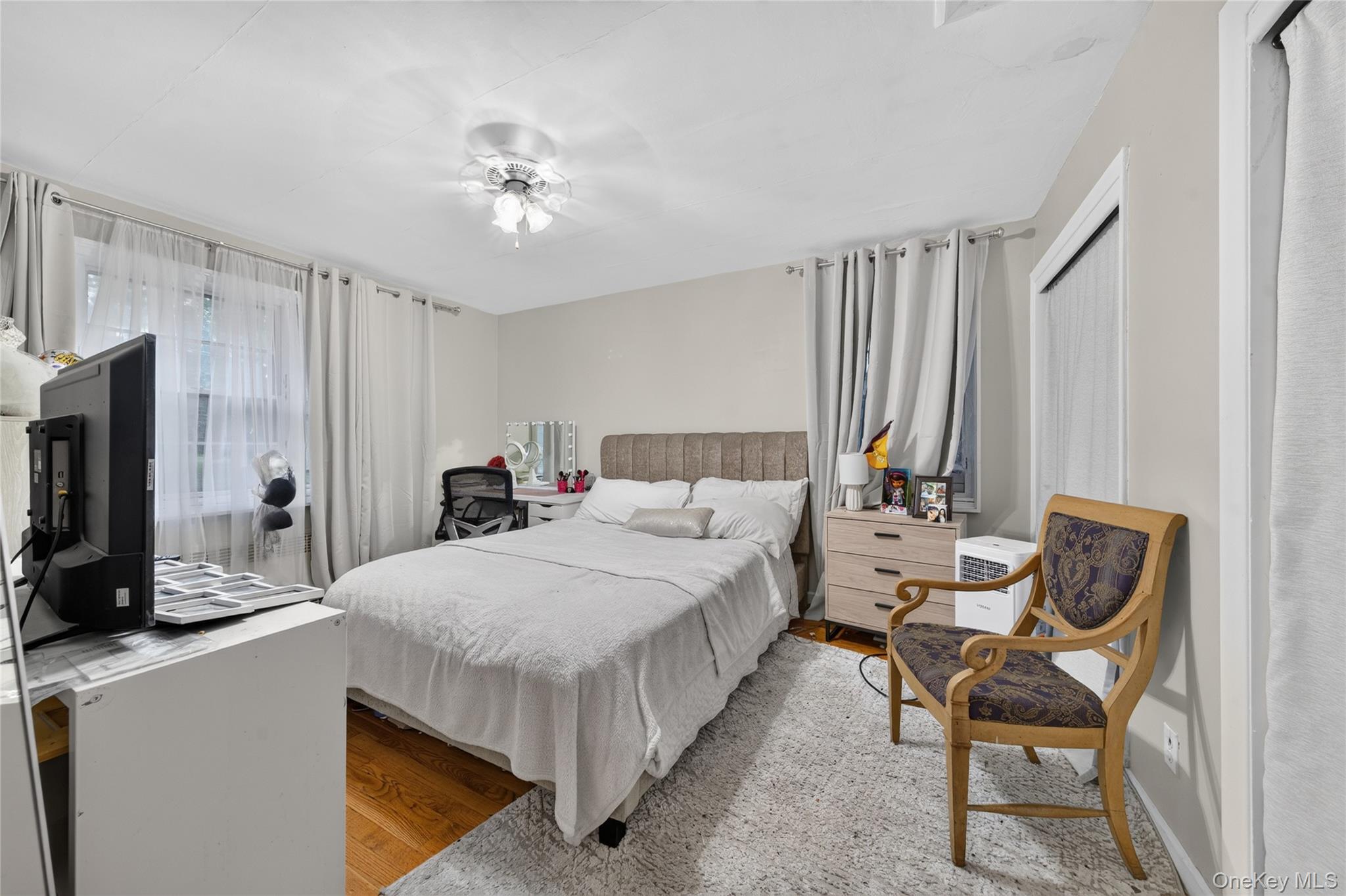 445 Nassau Boulevard Property Photo 11