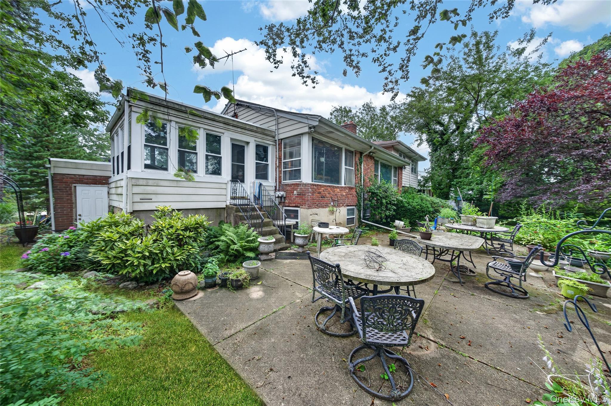 445 Nassau Boulevard Property Photo 18