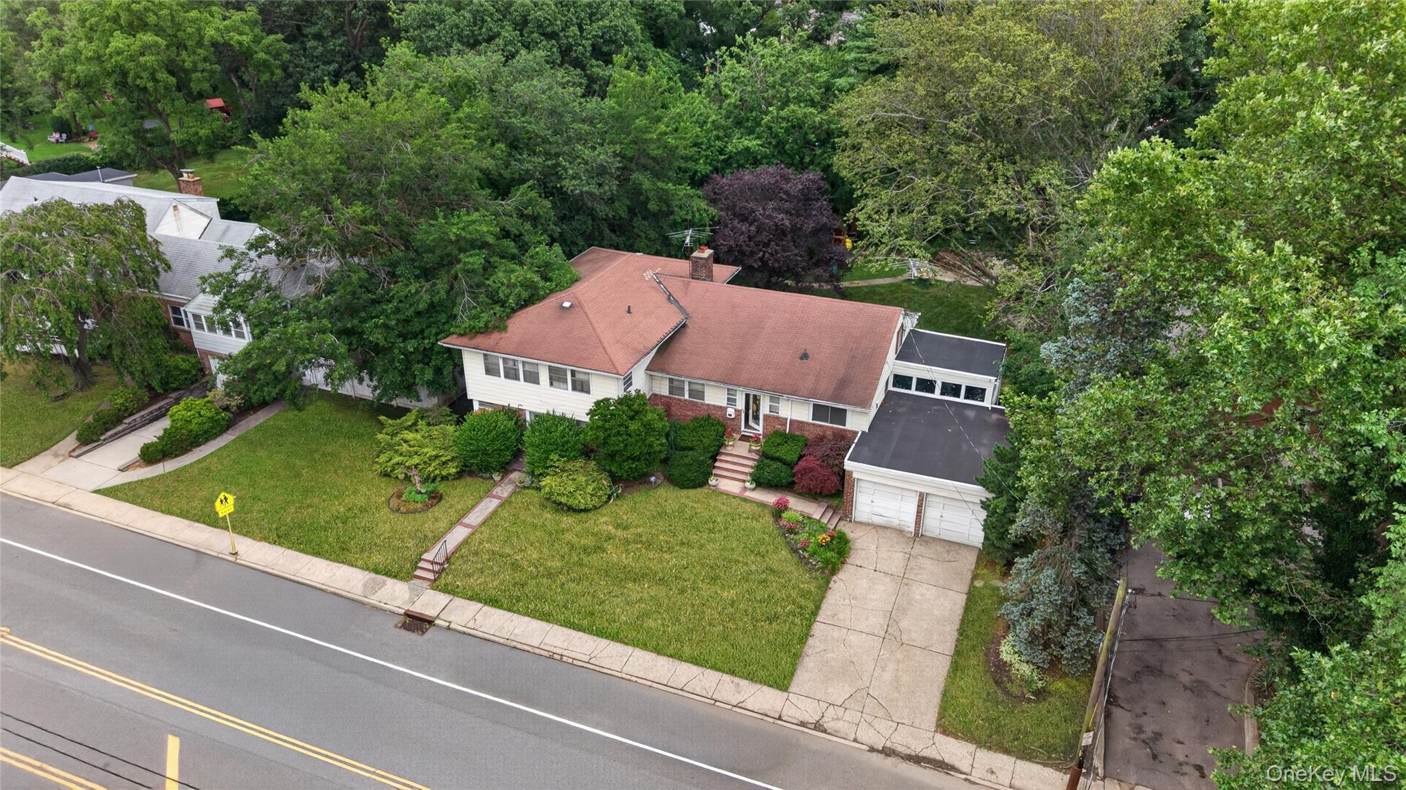 445 Nassau Boulevard Property Photo 20