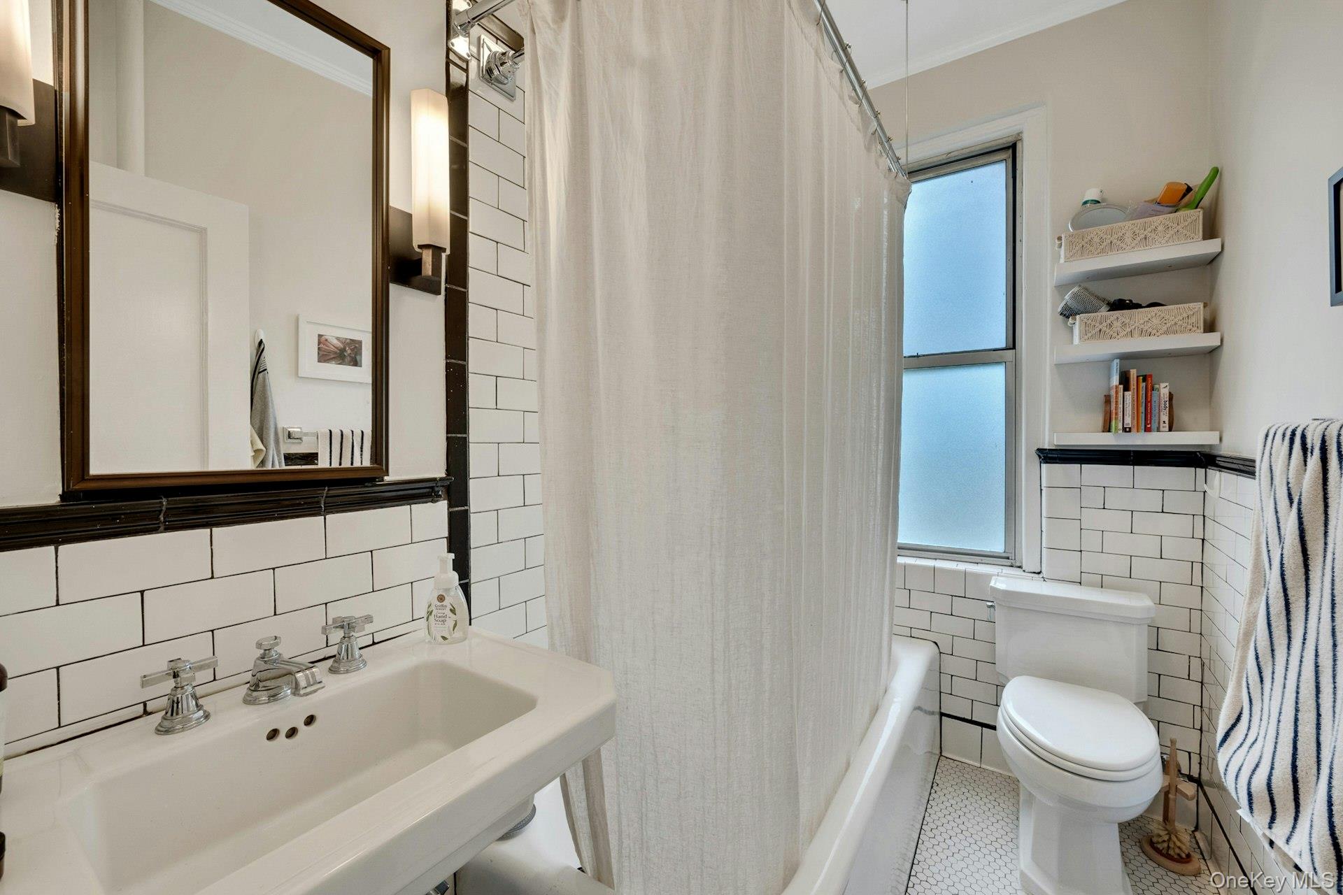 472 Gramatan Avenue A3 Property Photo 17
