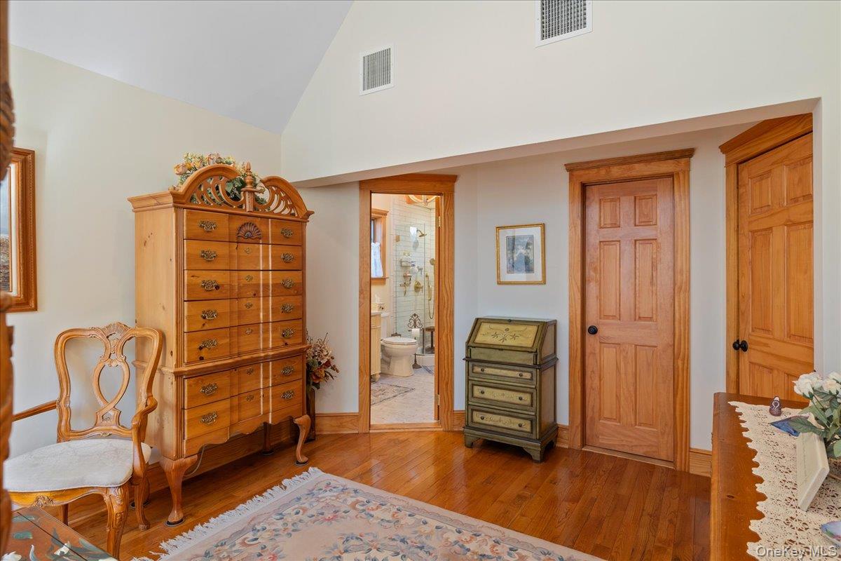 595 Greenfields Lane Property Photo 18