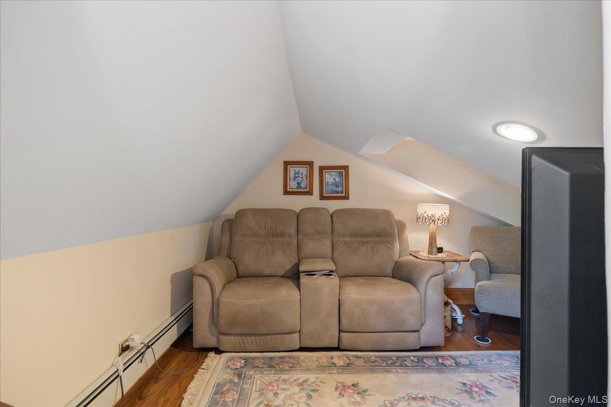 595 Greenfields Lane Property Photo 21