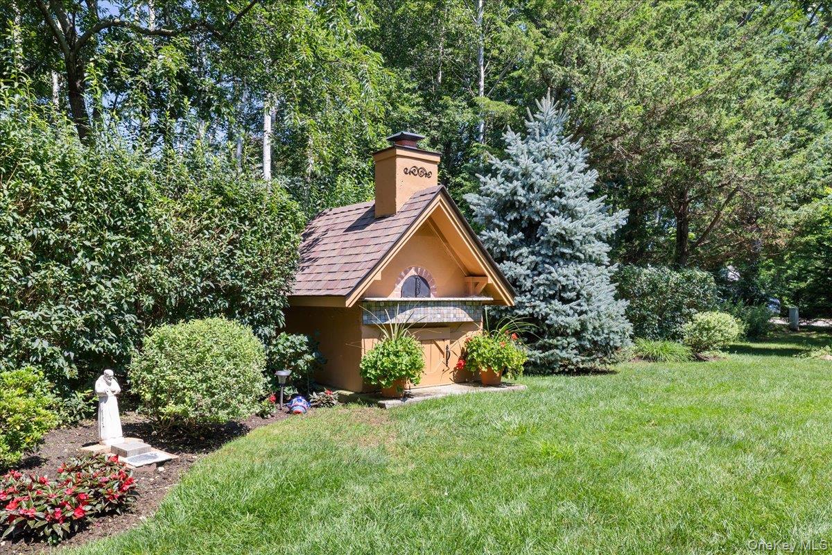 595 Greenfields Lane Property Photo 33