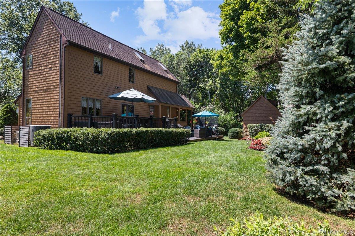 595 Greenfields Lane Property Photo 35