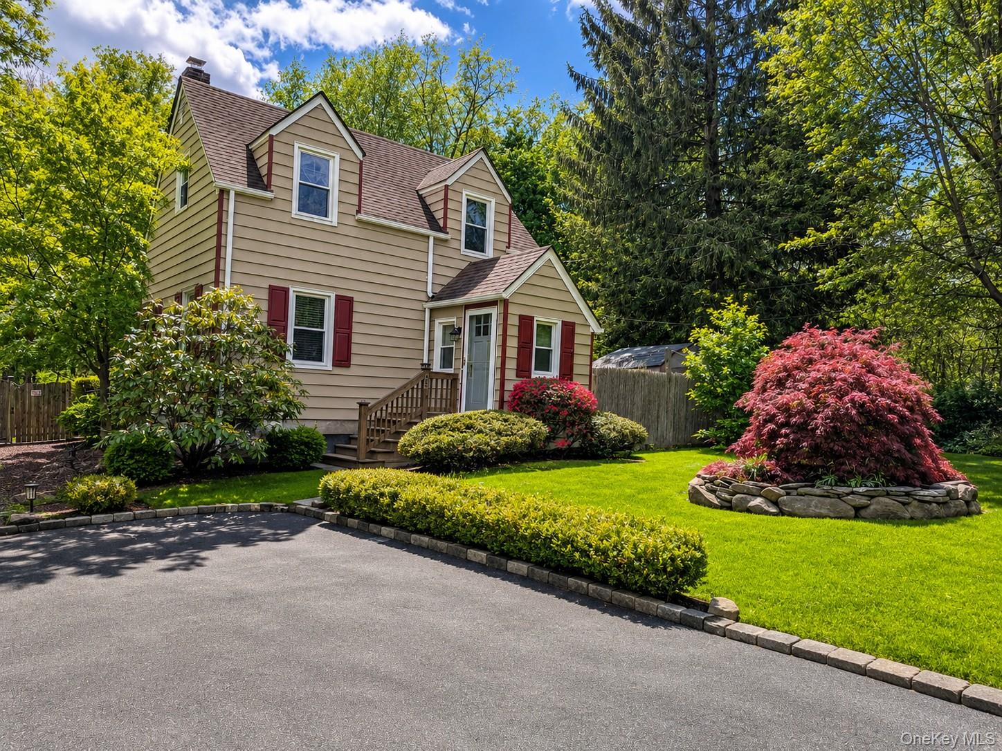 468 W Clarkstown Road Property Photo 1
