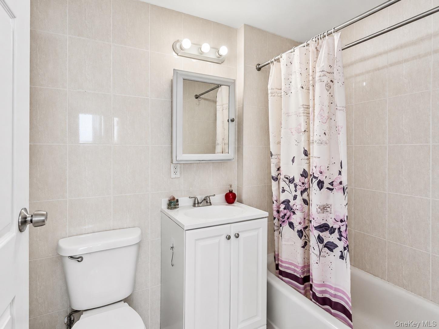 81-15 Queens Boulevard 7c Property Photo 10