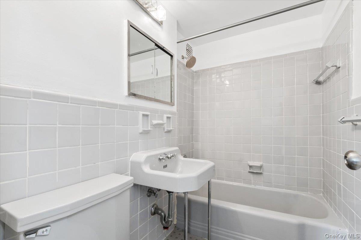 281 Garth Road #c2h Property Photo 25