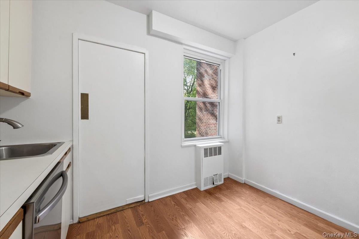 281 Garth Road #c2h Property Photo 26