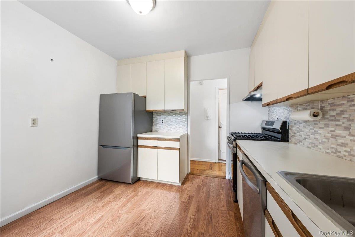 281 Garth Road #c2h Property Photo 29
