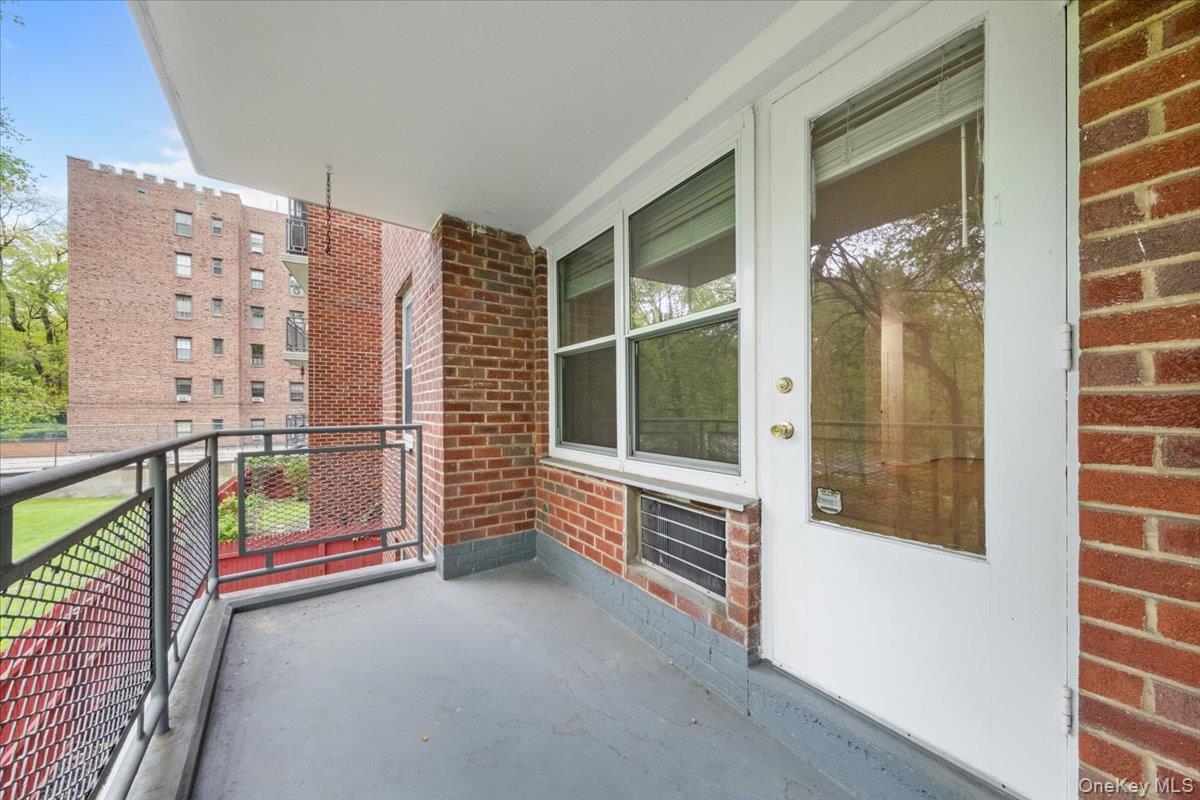281 Garth Road #c2h Property Photo 32