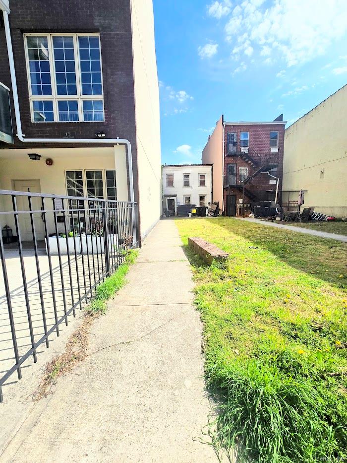 474 Hancock Street Property Photo 3