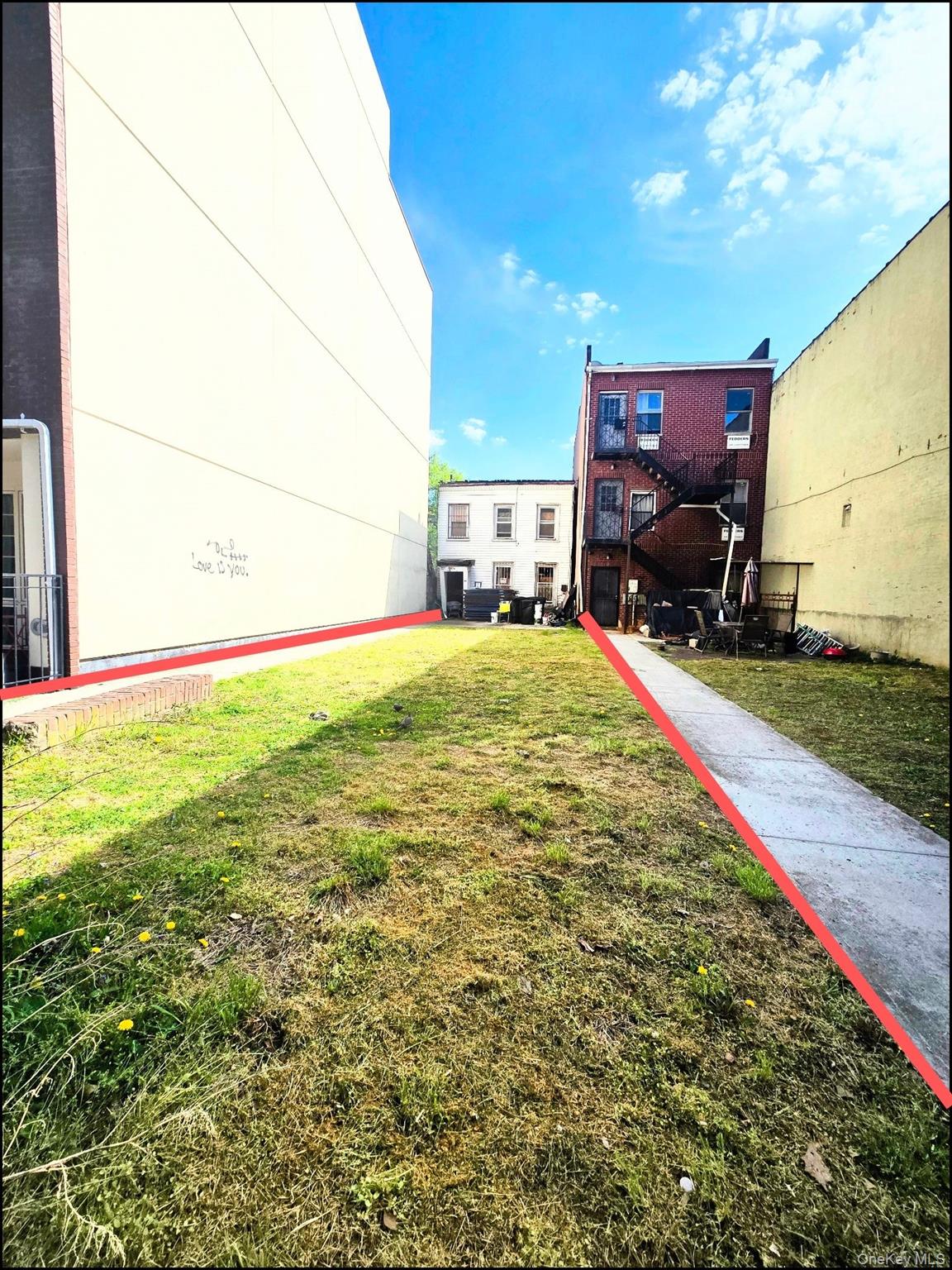 474 Hancock Street Property Photo 4
