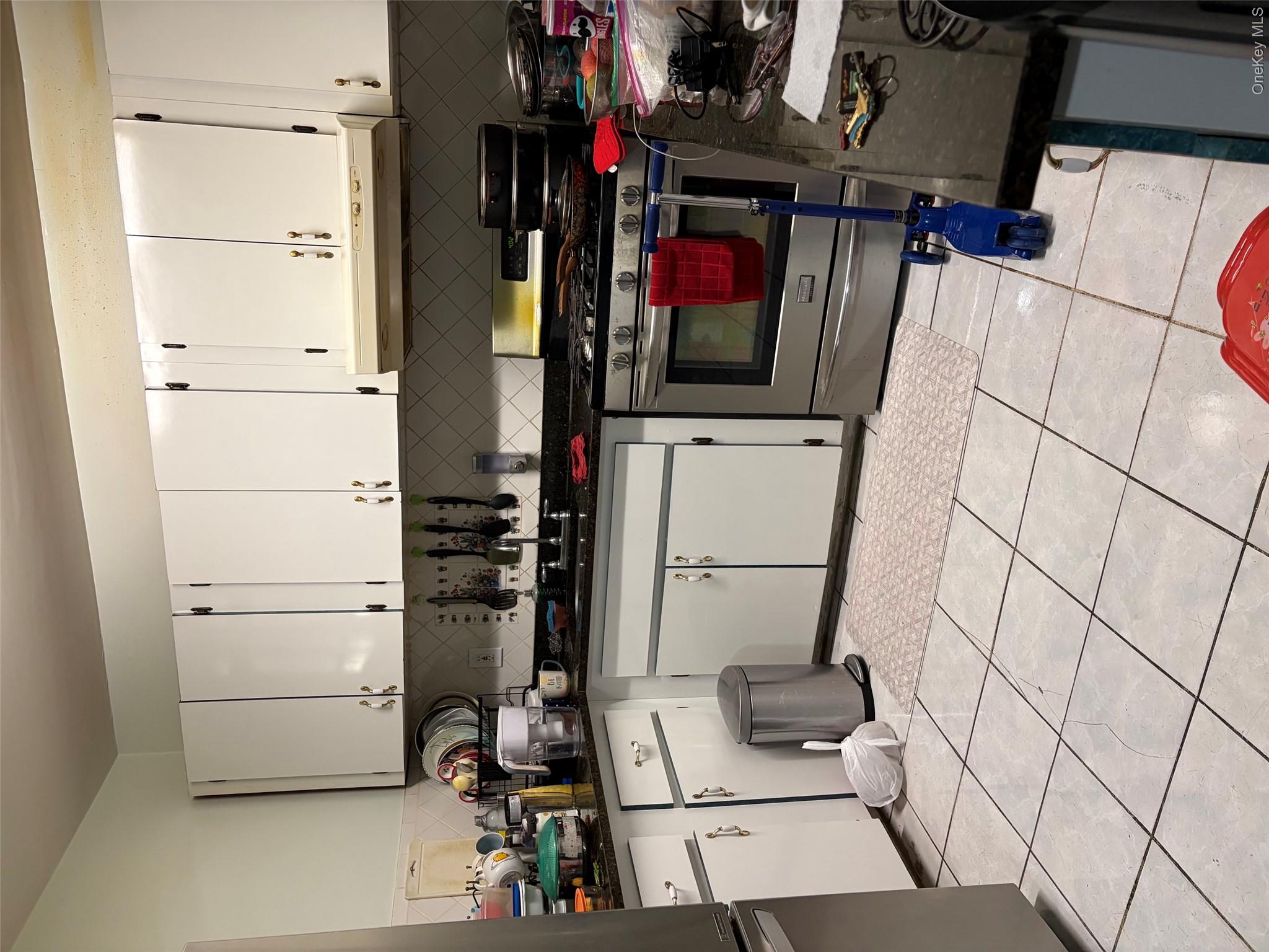 9225 176th Street Property Photo 3