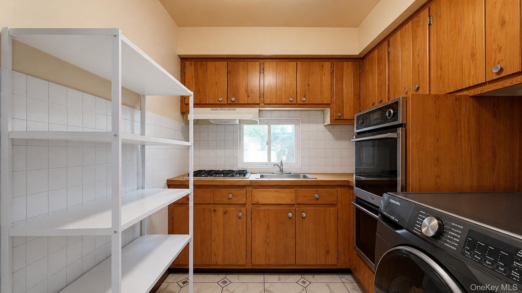 294 Schenck Avenue Property Photo 6