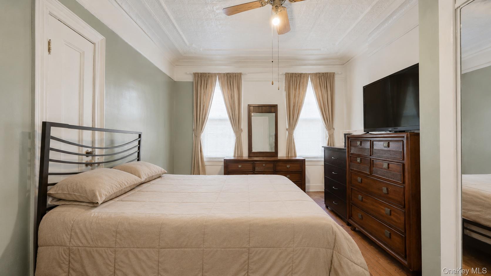 294 Schenck Avenue Property Photo 10