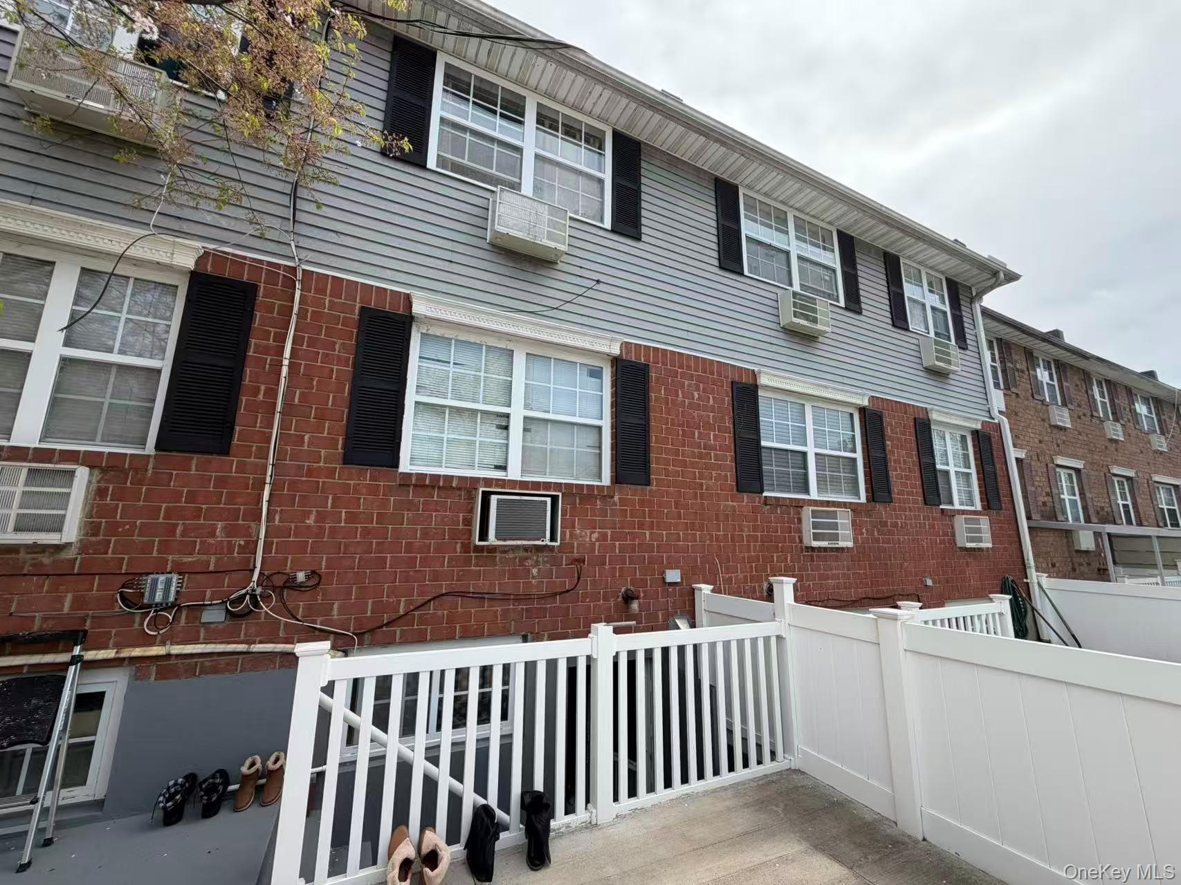 8296 Country Pointe Circle Property Photo 4