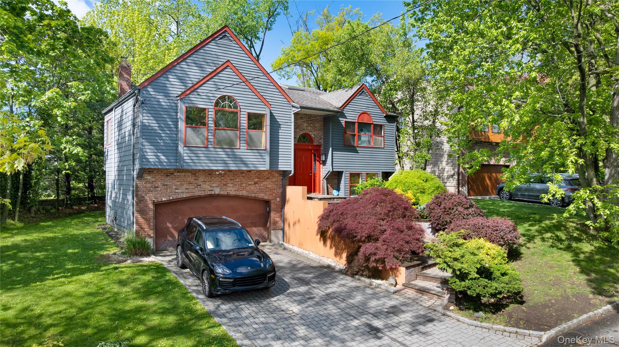284 Schenck Avenue Property Photo 1