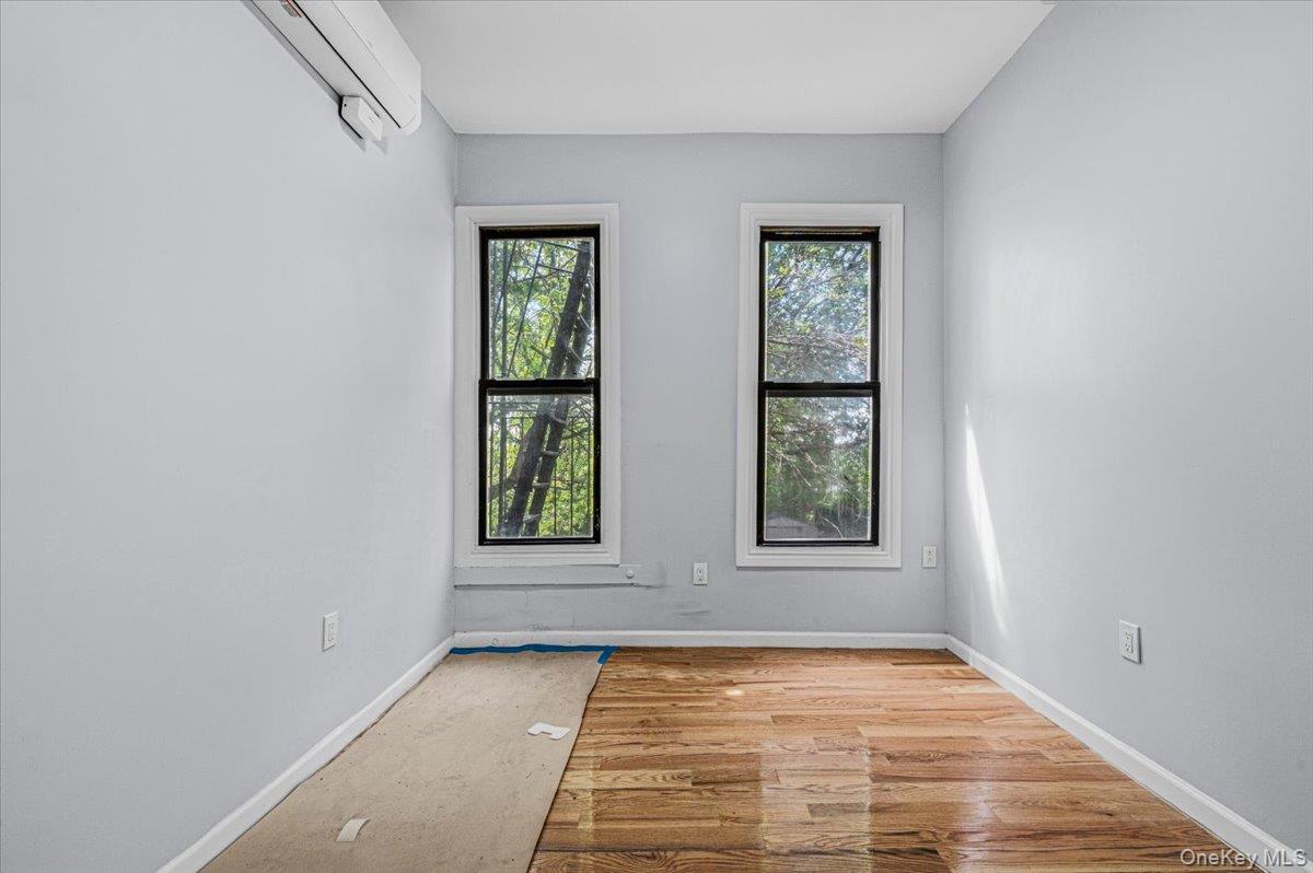 1998 Bergen Street Property Photo 8