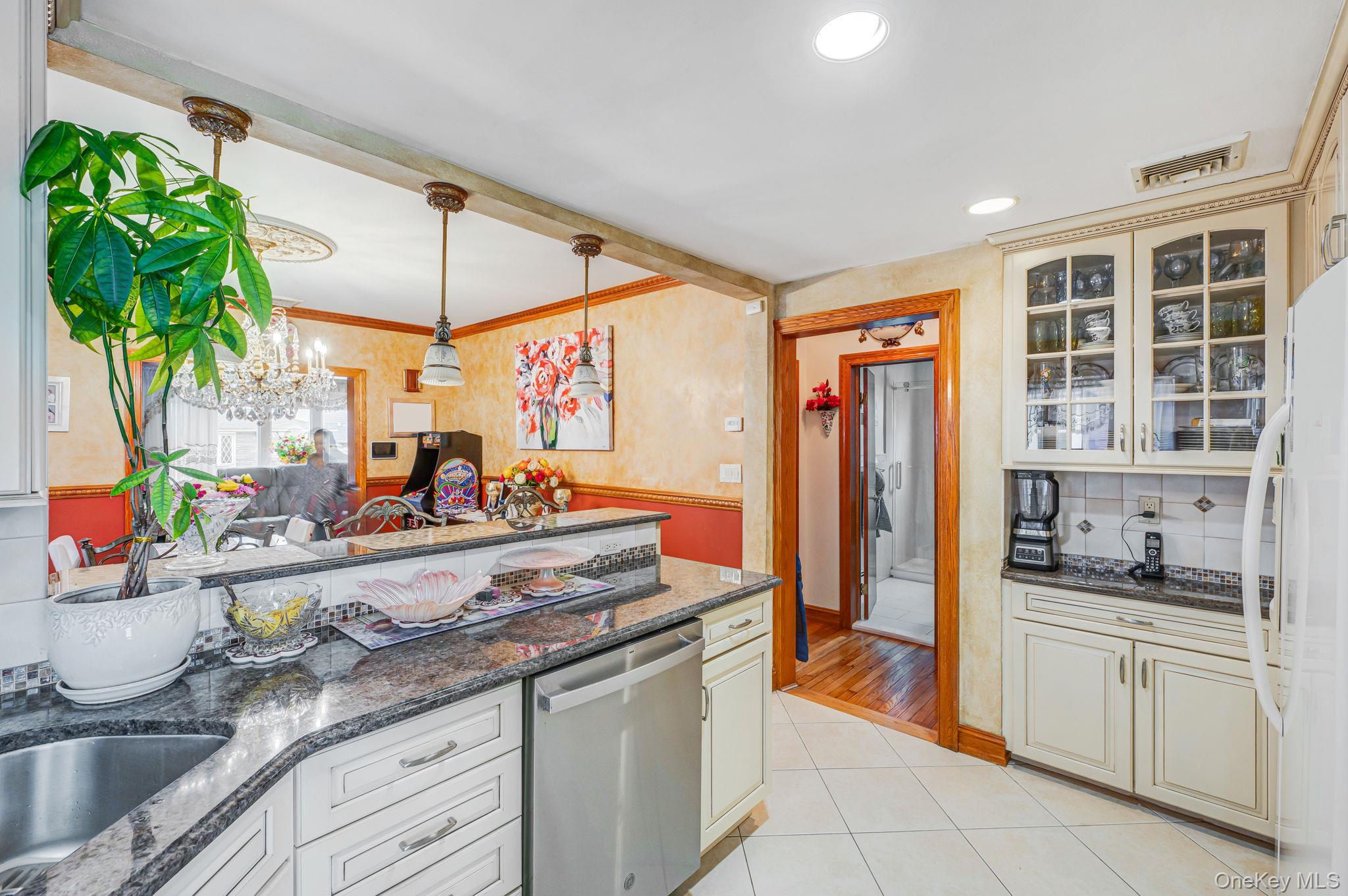 167 Shaw Avenue Property Photo 9