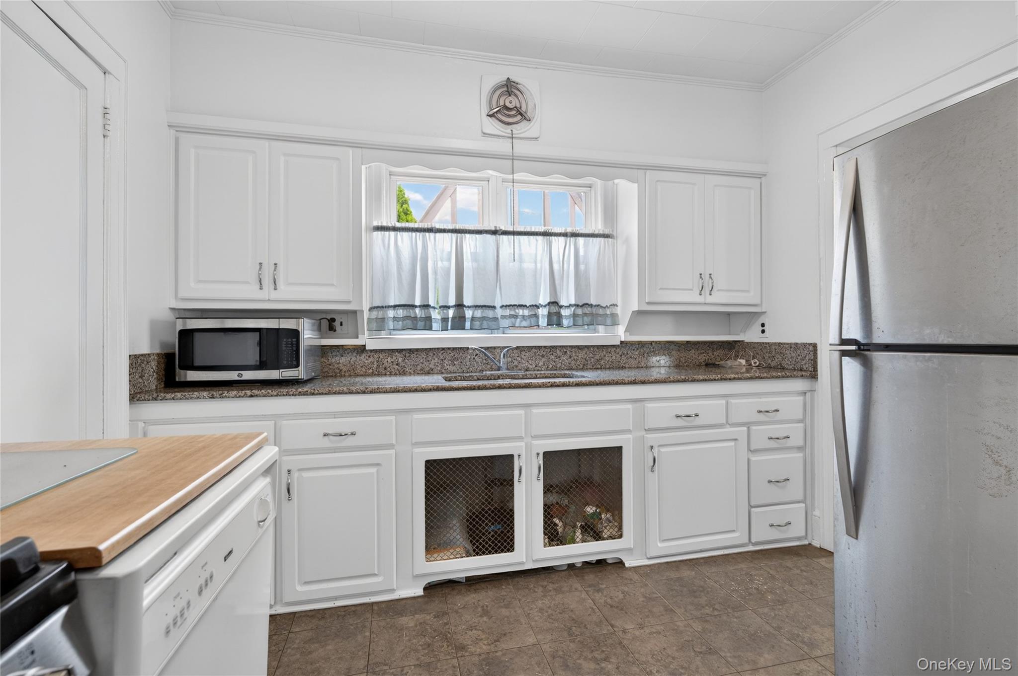 114 New Hyde Park Road Property Photo 10