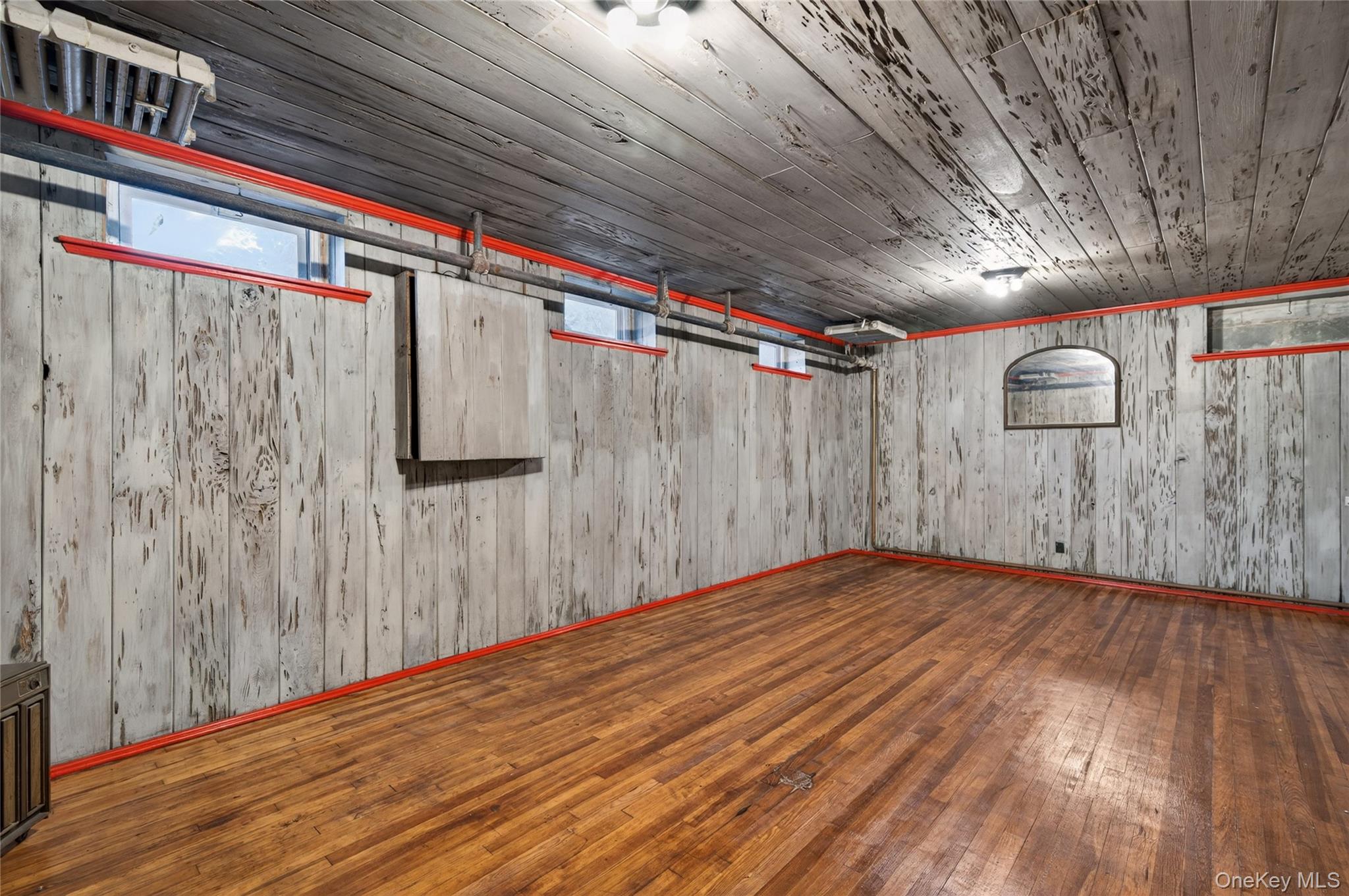 114 New Hyde Park Road Property Photo 22