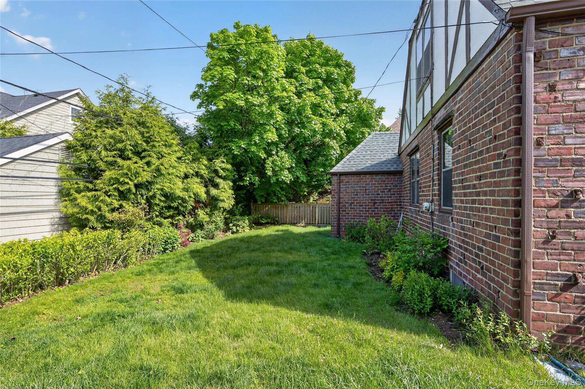 114 New Hyde Park Road Property Photo 25