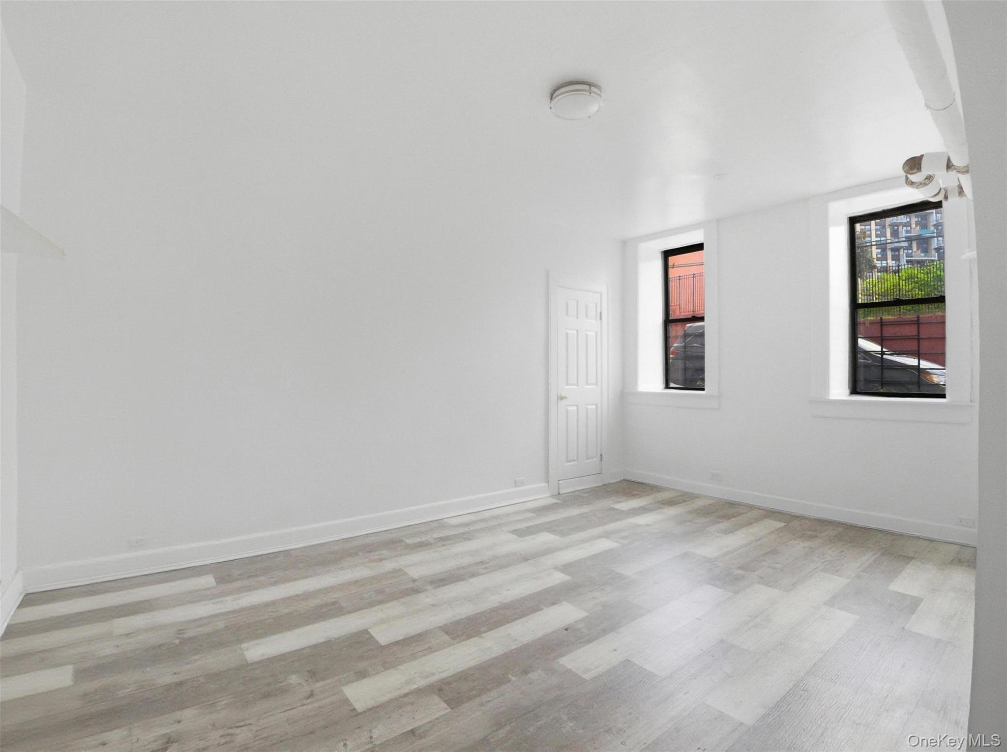 762 Brady Avenue Ground Property Photo 4