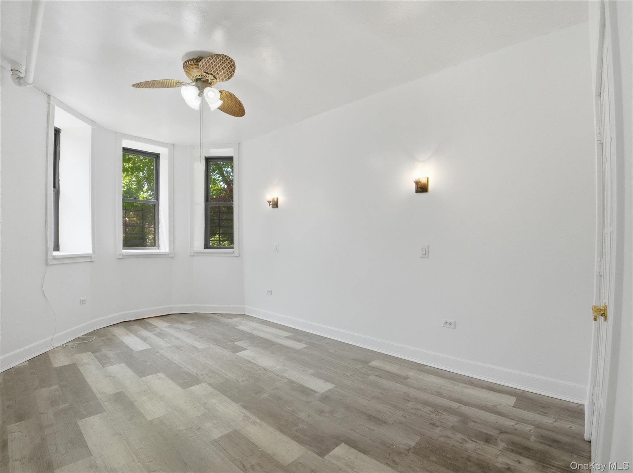 762 Brady Avenue Ground Property Photo 9