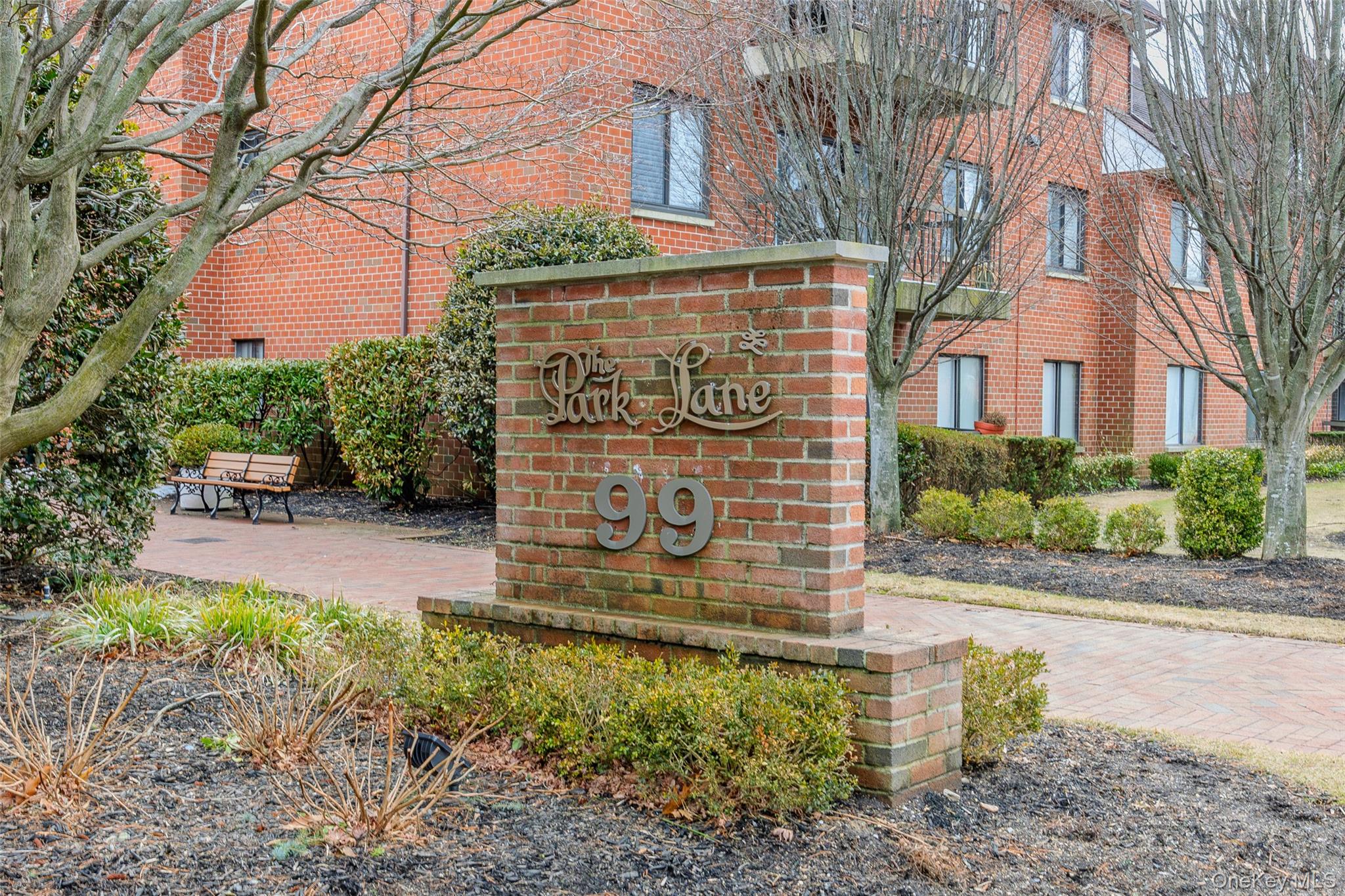 99 S Park Avenue 28 Property Photo 2