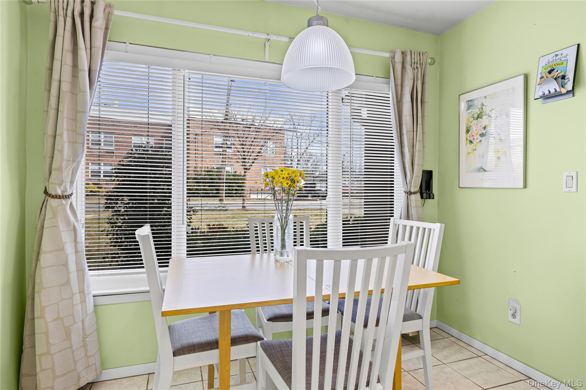 99 S Park Avenue 28 Property Photo 5