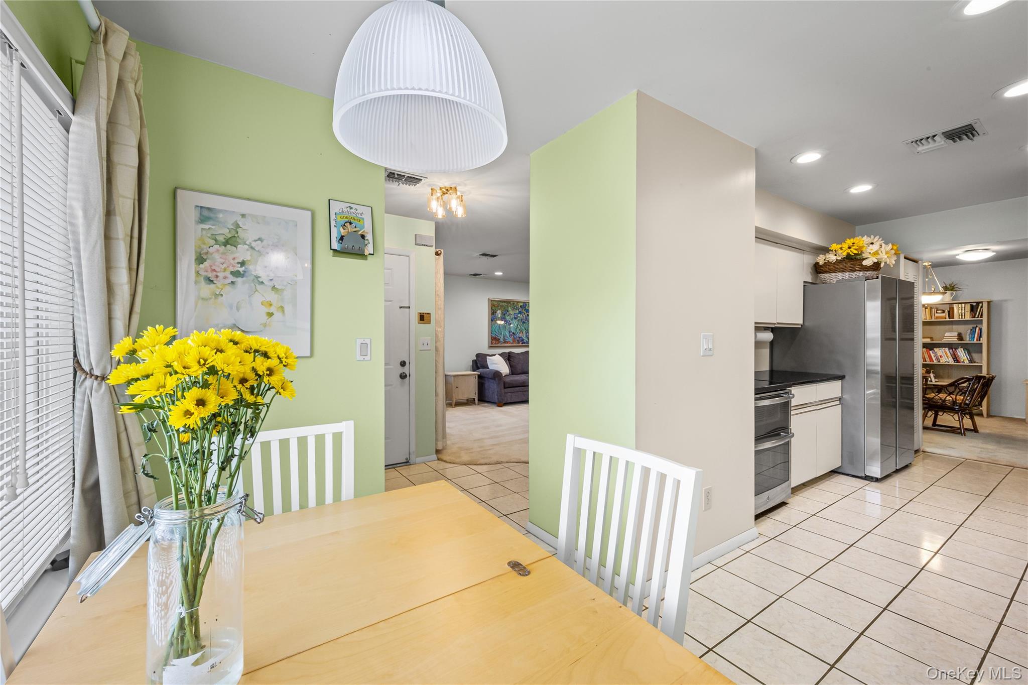 99 S Park Avenue 28 Property Photo 6