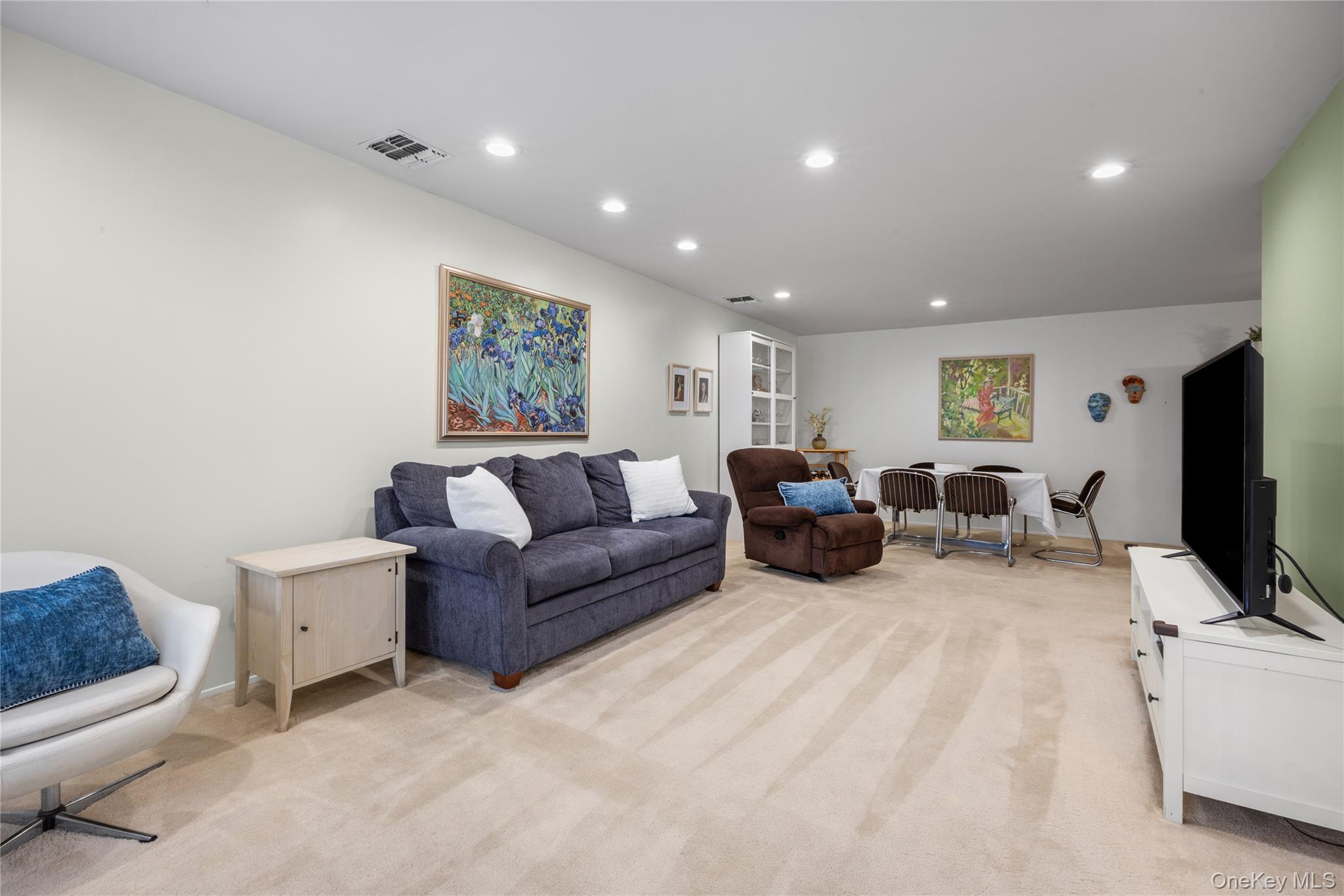 99 S Park Avenue 28 Property Photo 14