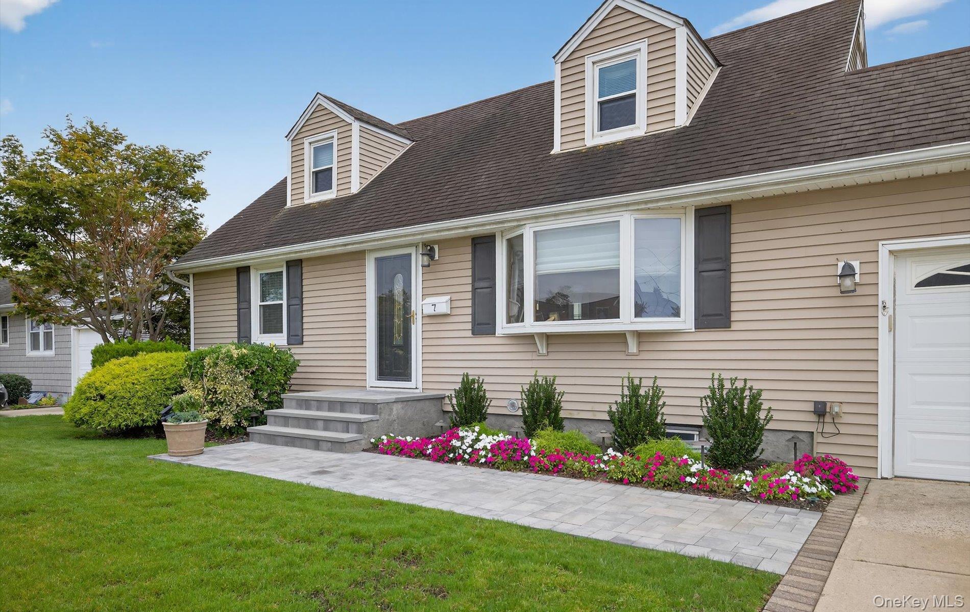 7 Greenbriar Lane Property Photo 2
