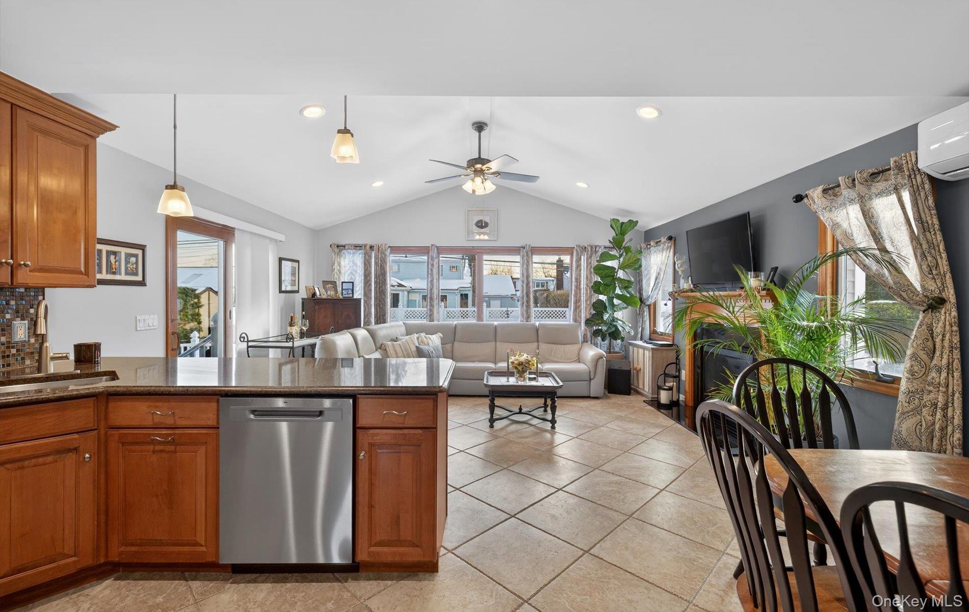 7 Greenbriar Lane Property Photo 10