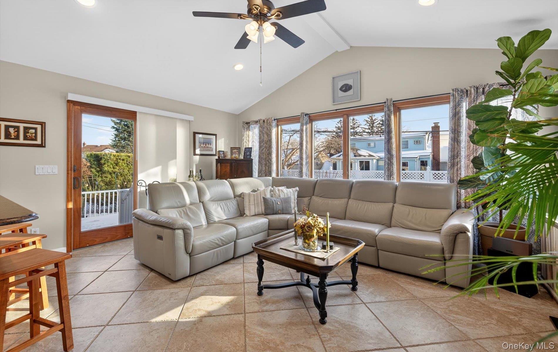 7 Greenbriar Lane Property Photo 12