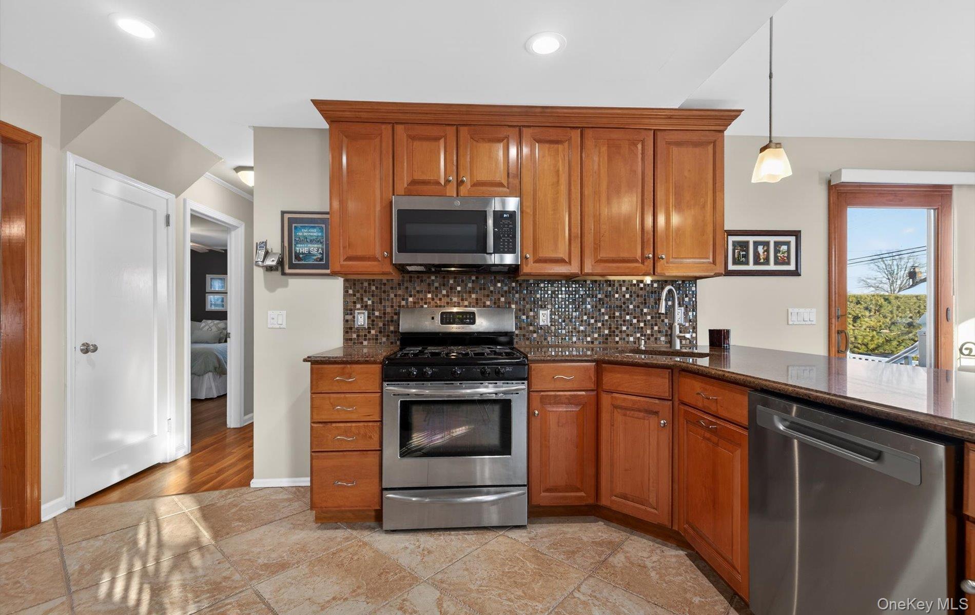 7 Greenbriar Lane Property Photo 16