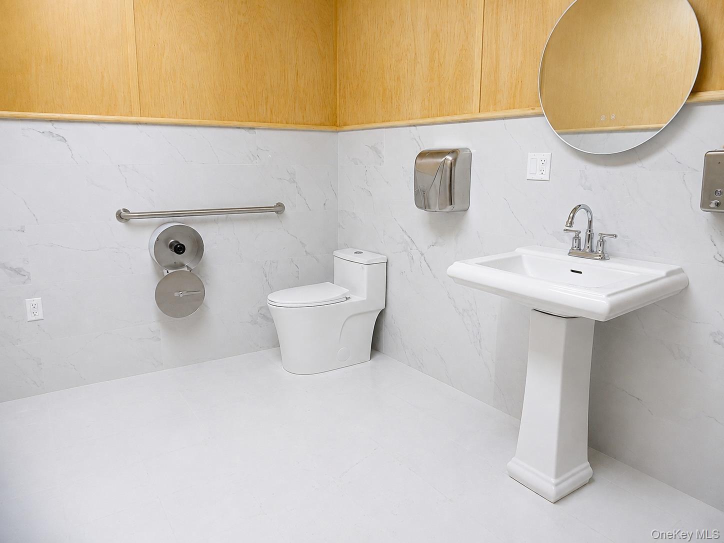 363 E Broadway Property Photo 7