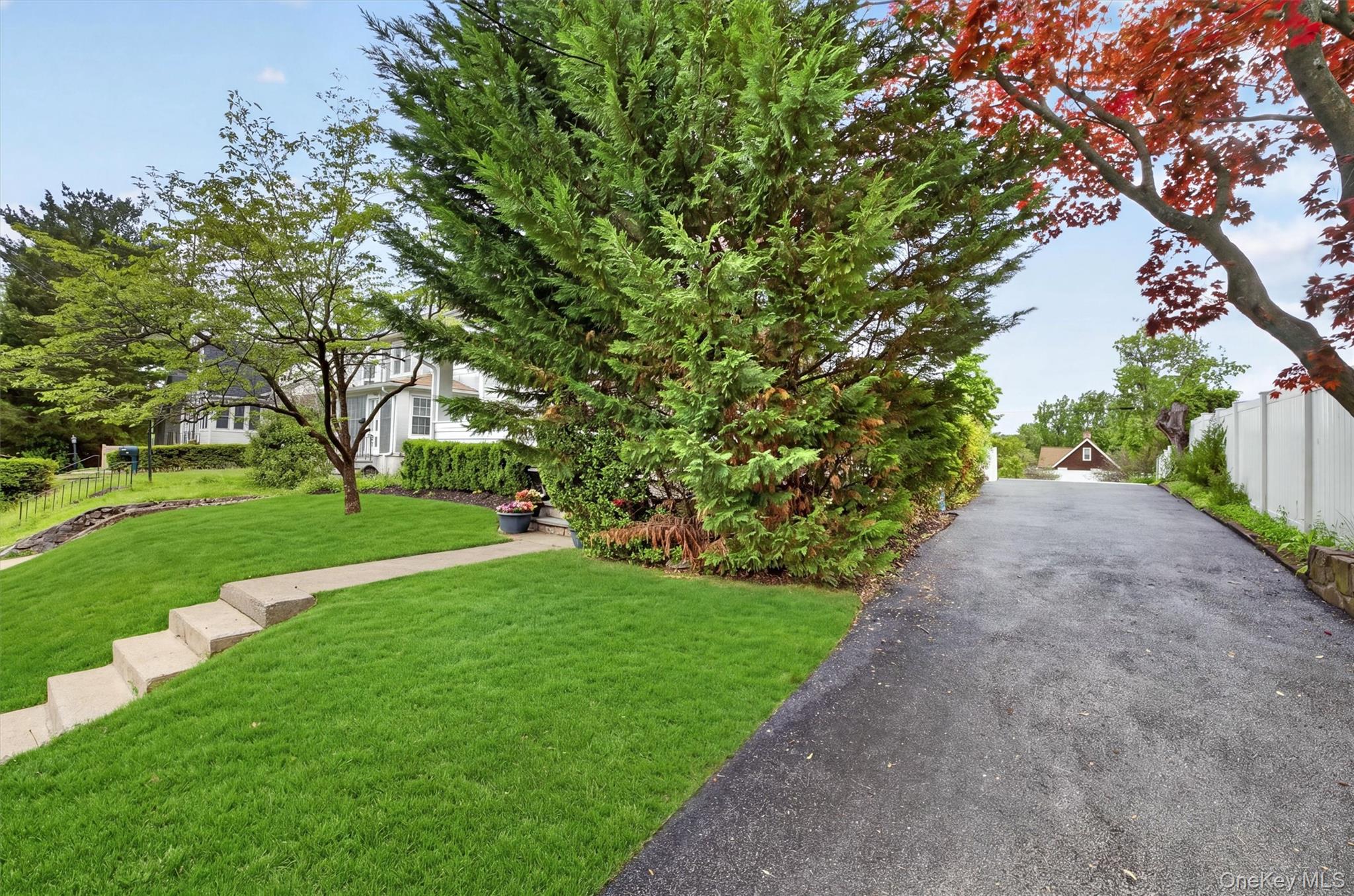 658 Ridge Street Property Photo 4
