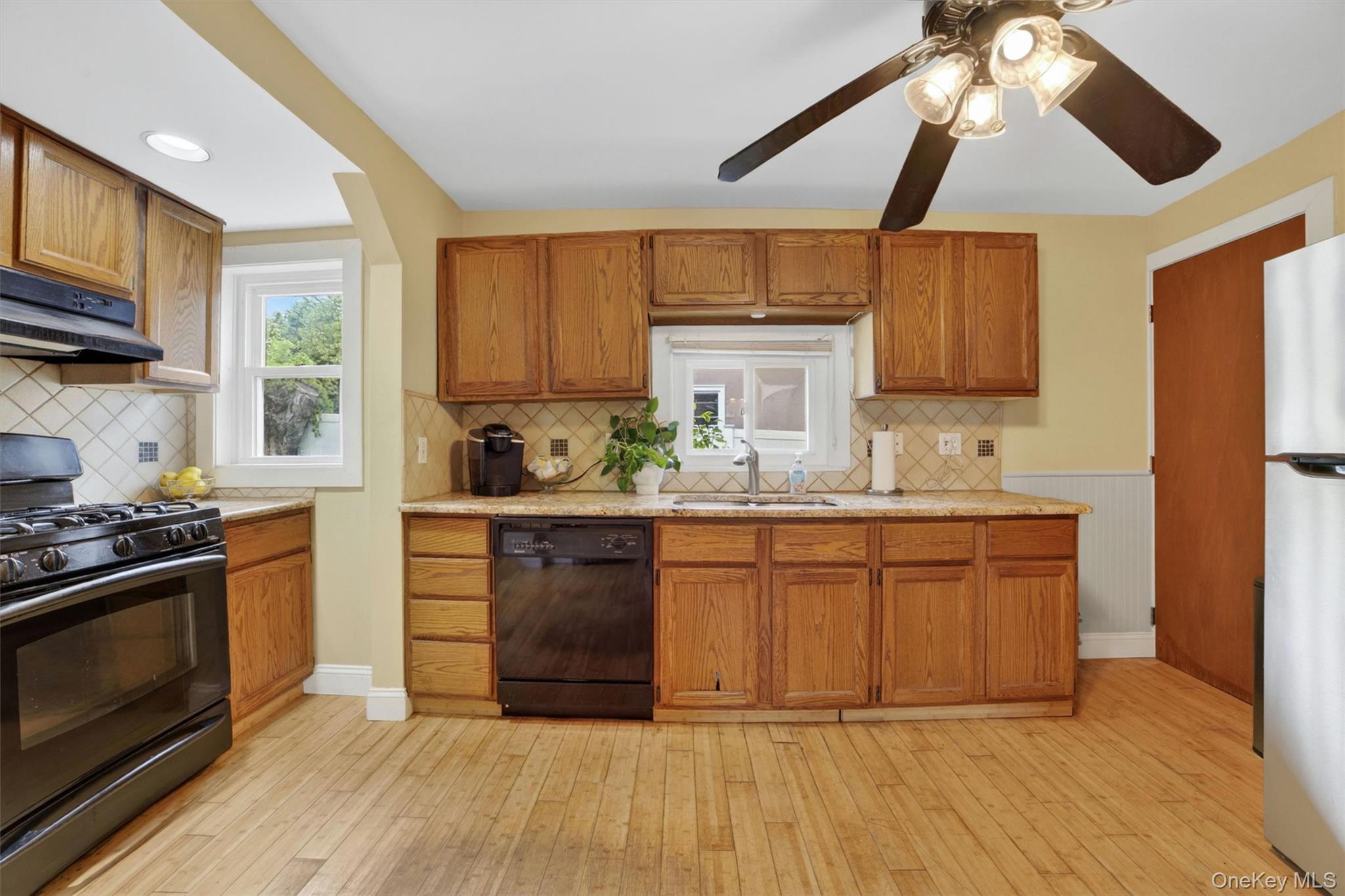 658 Ridge Street Property Photo 19