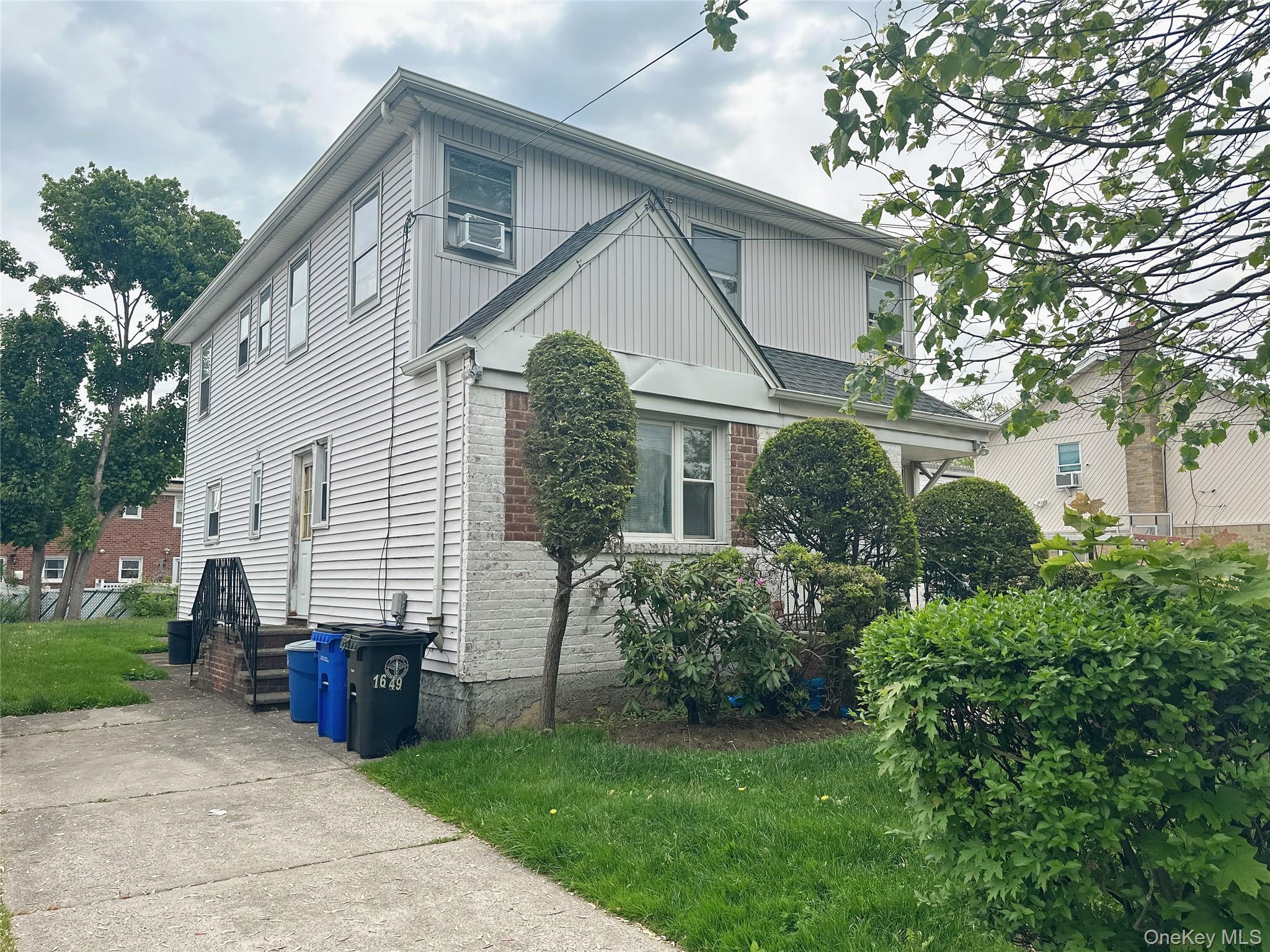 1649 200th Street Property Photo 1