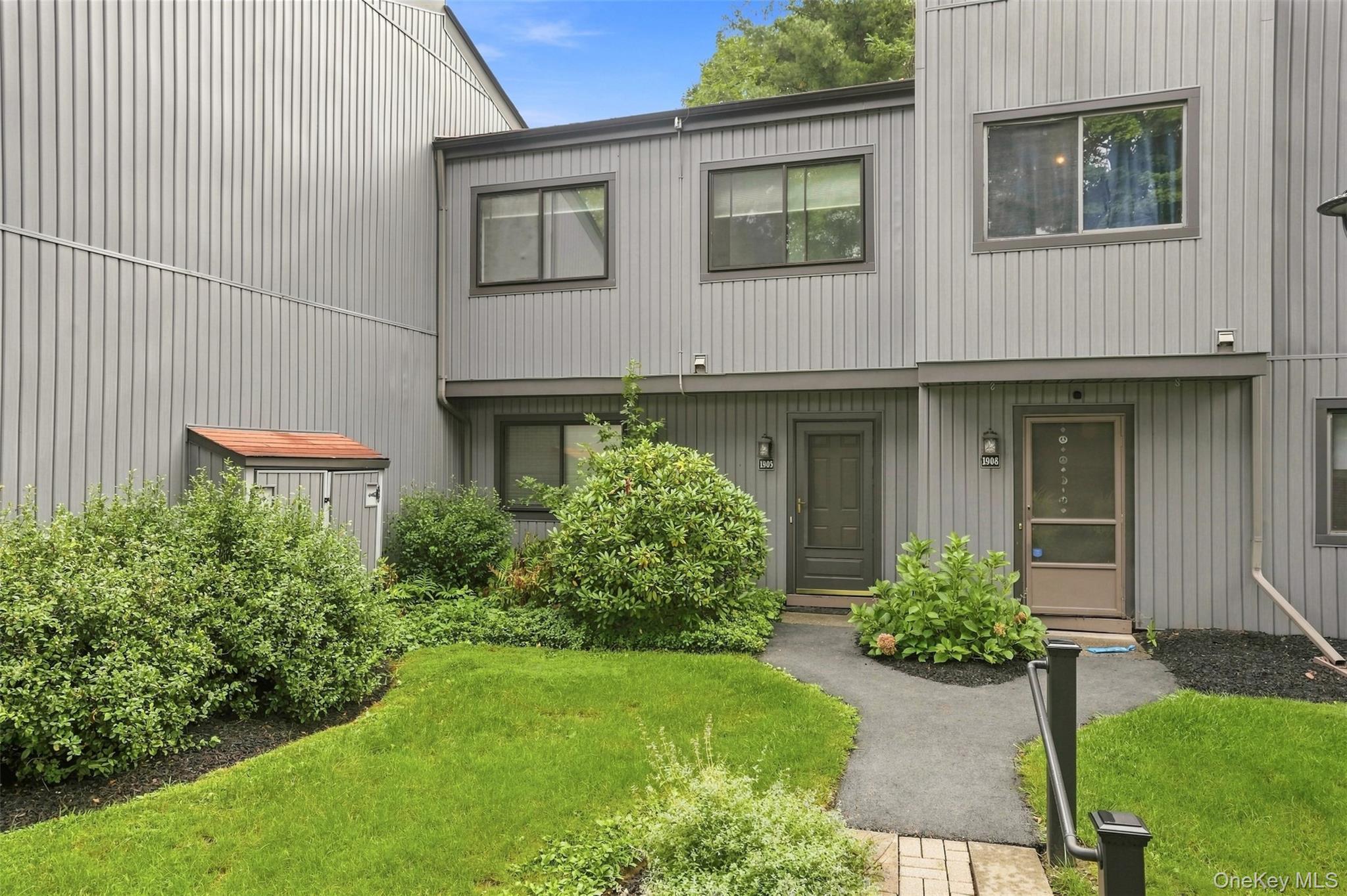 1905 Magnolia Walk Property Photo 2