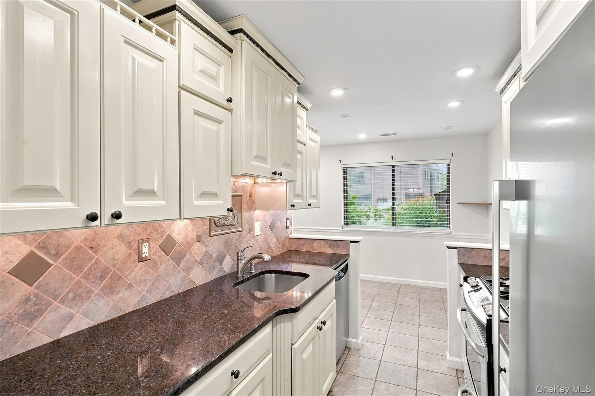 1905 Magnolia Walk Property Photo 7