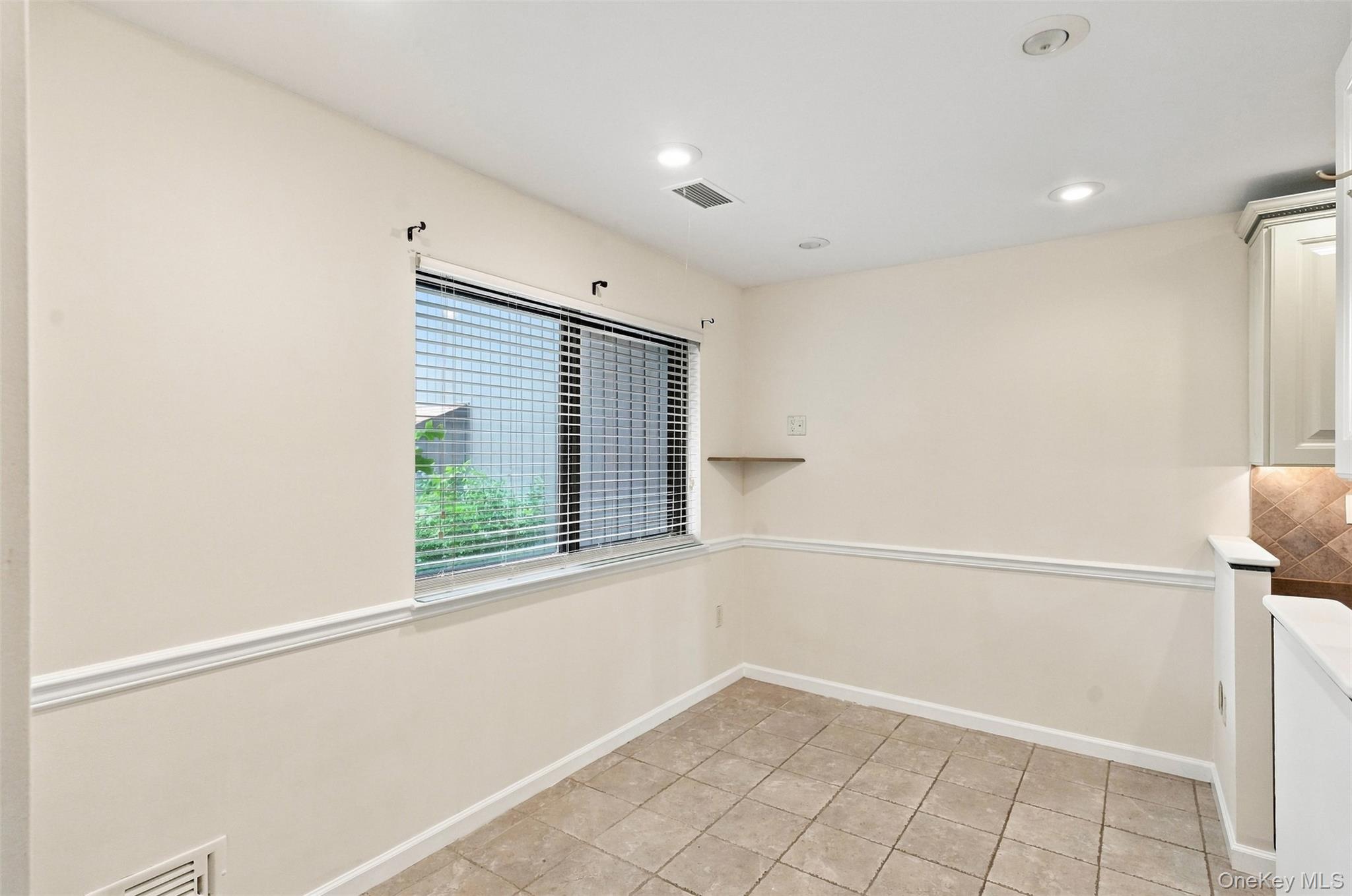 1905 Magnolia Walk Property Photo 10
