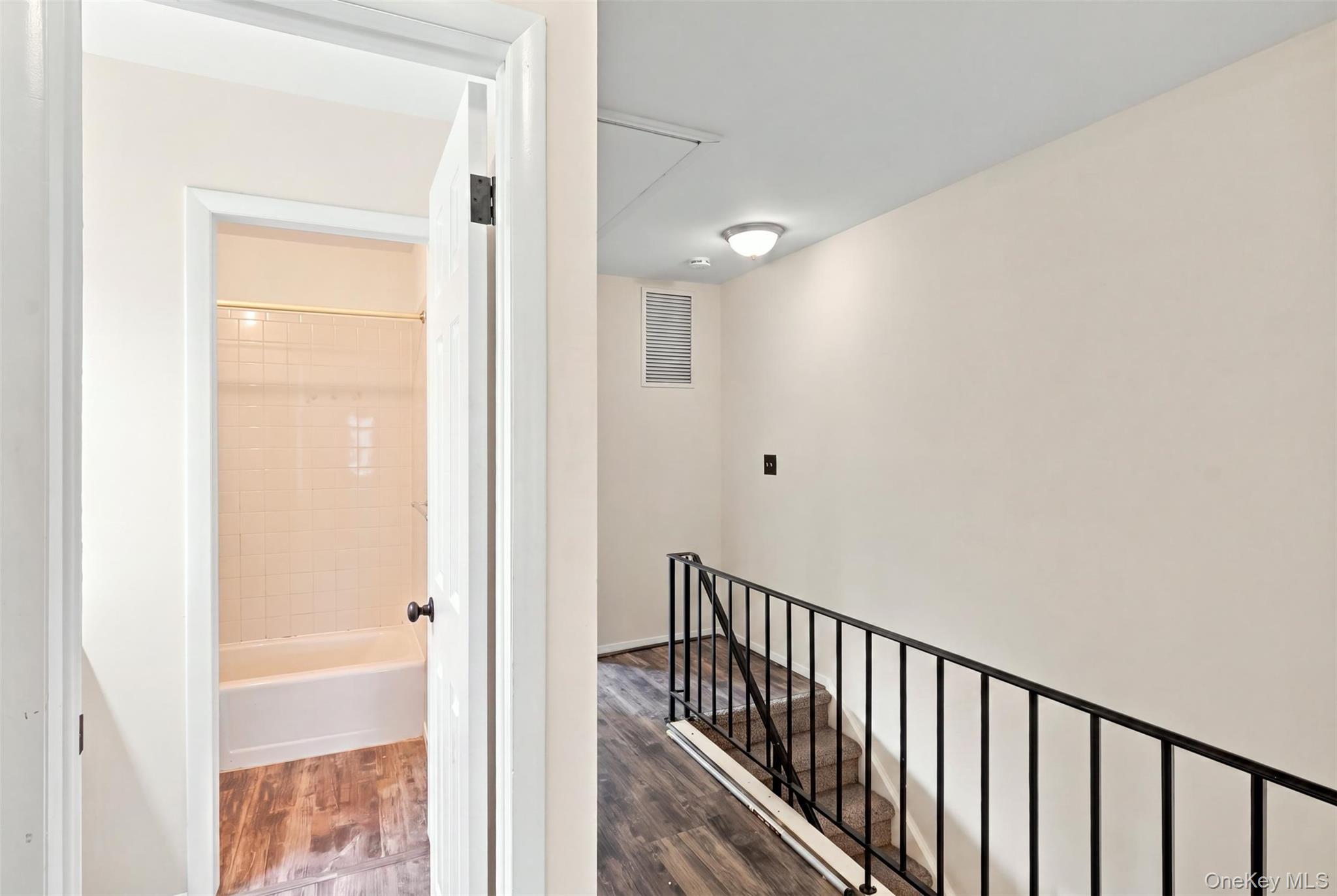 1905 Magnolia Walk Property Photo 27