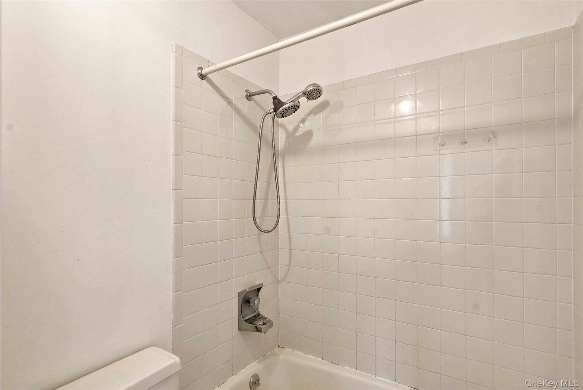 1905 Magnolia Walk Property Photo 29
