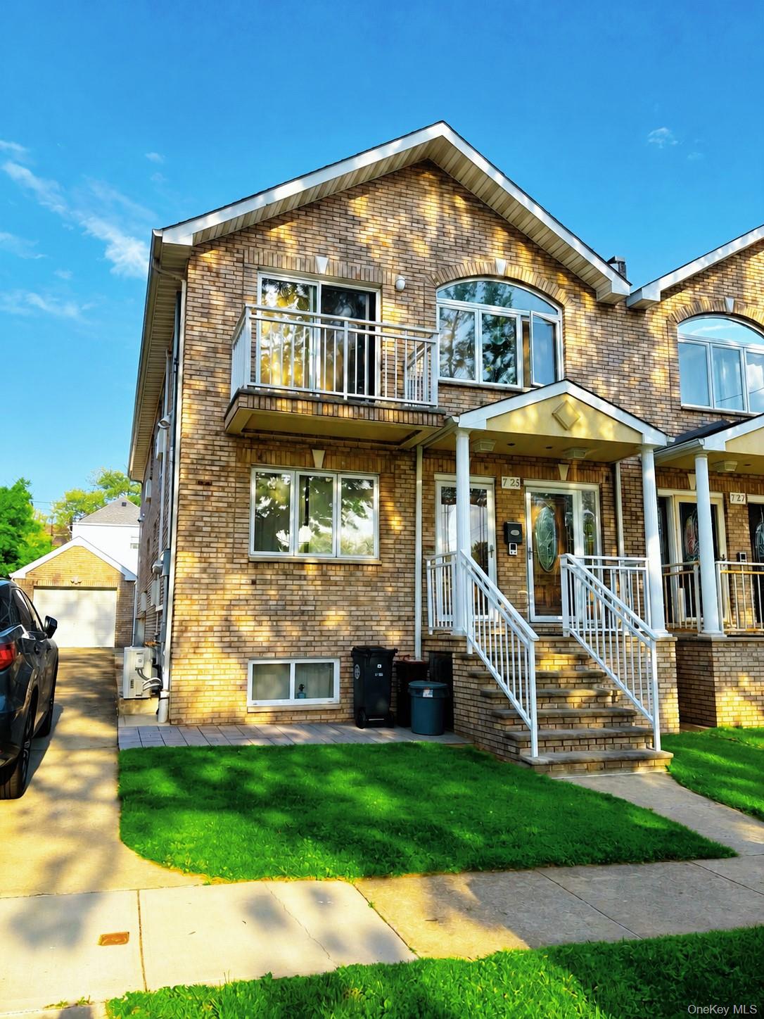 725 126th Street Property Photo 1