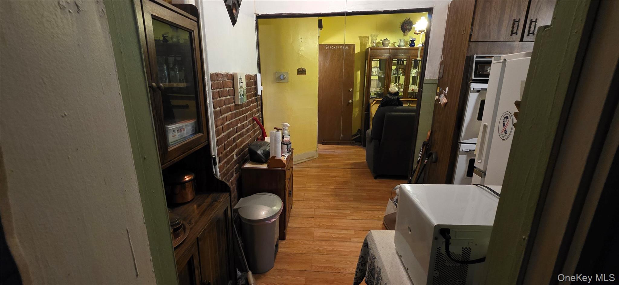 6074 54th Place Property Photo 4