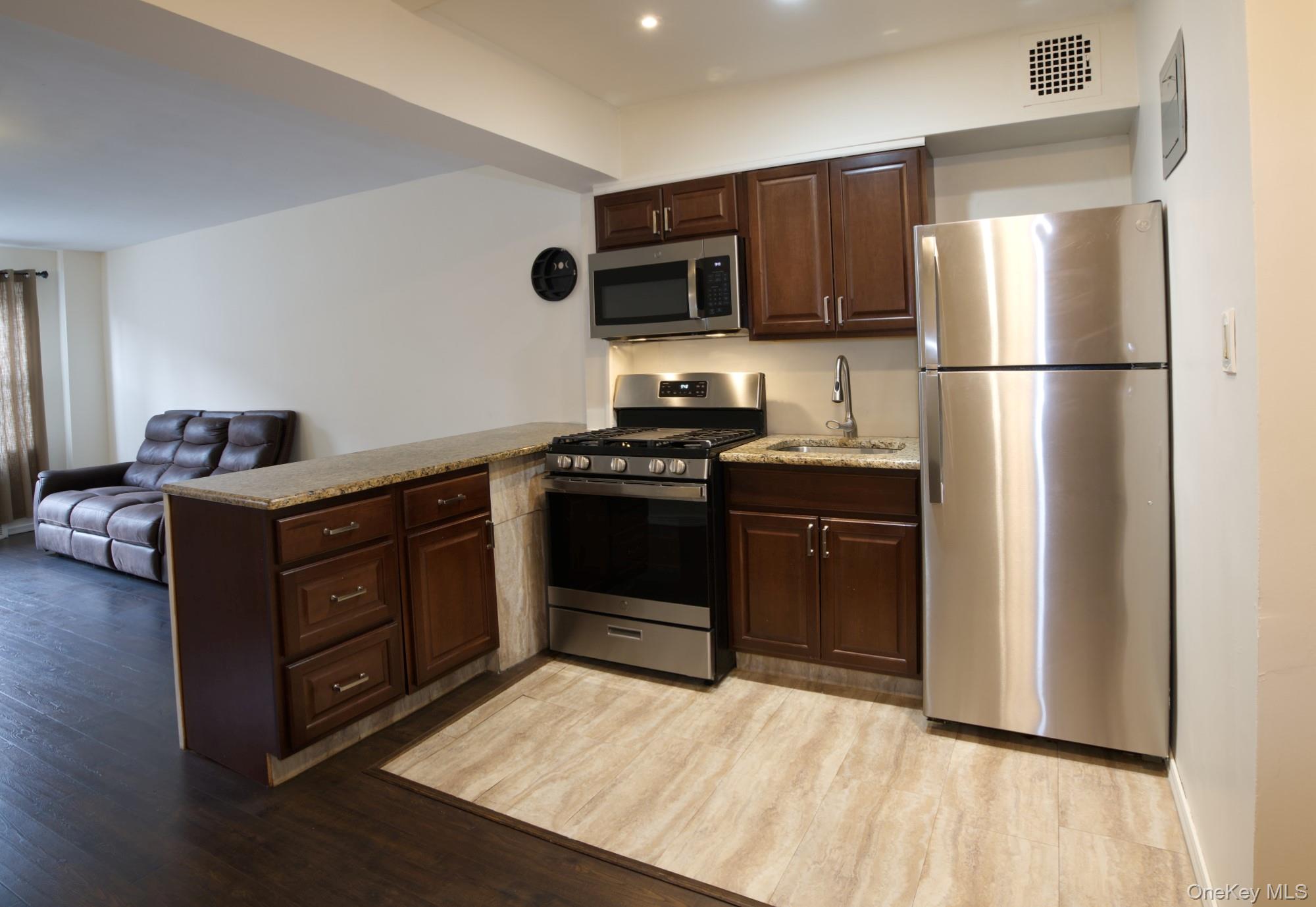 100 S Ocean Avenue 2r Property Photo 6
